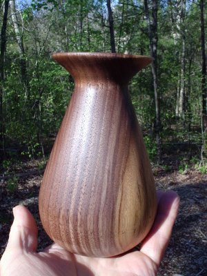 walnut_vessel.jpg 300x400 - 49.6k
